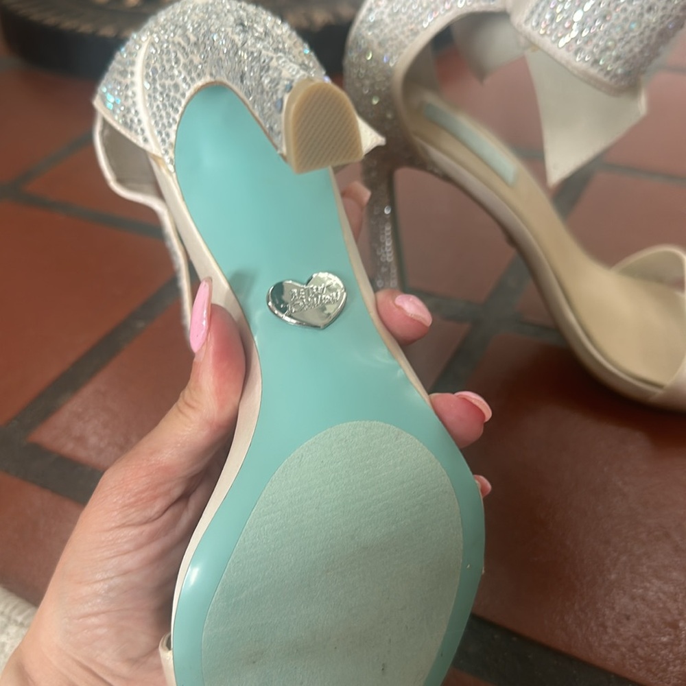 Betsey Johnson wedding blinged shoes - Picture 4 of 4